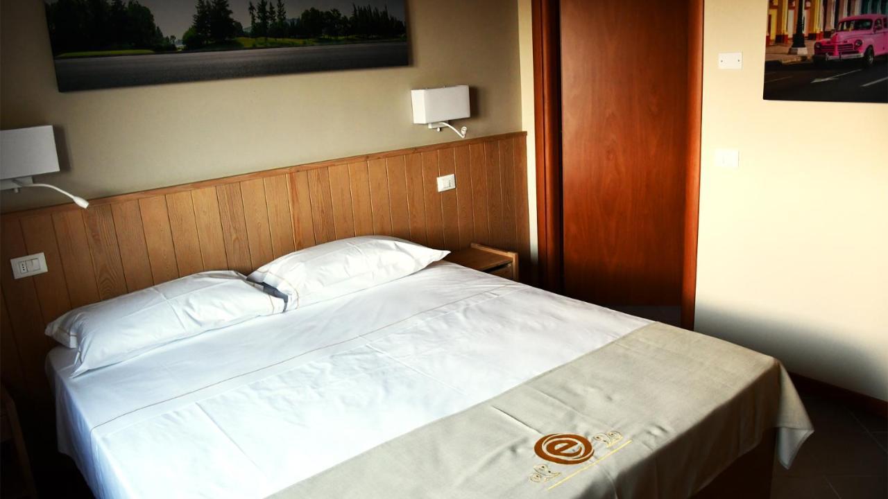 Eco Rooms&Apartments Voghera Exterior foto